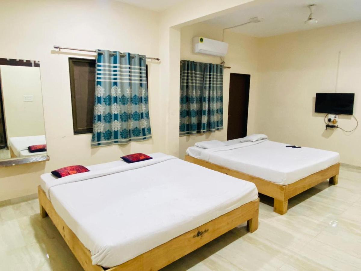Hotel Meghmalhar Lodging Jejuri Exteriér fotografie